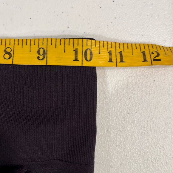 Love Your Assets by Sara Blakey.  Mid thigh spandex size XL black - Picture 5 of 7